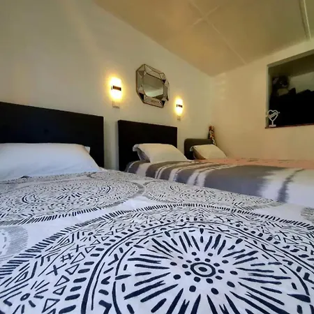 Maison A Pour 12 Perssone *
